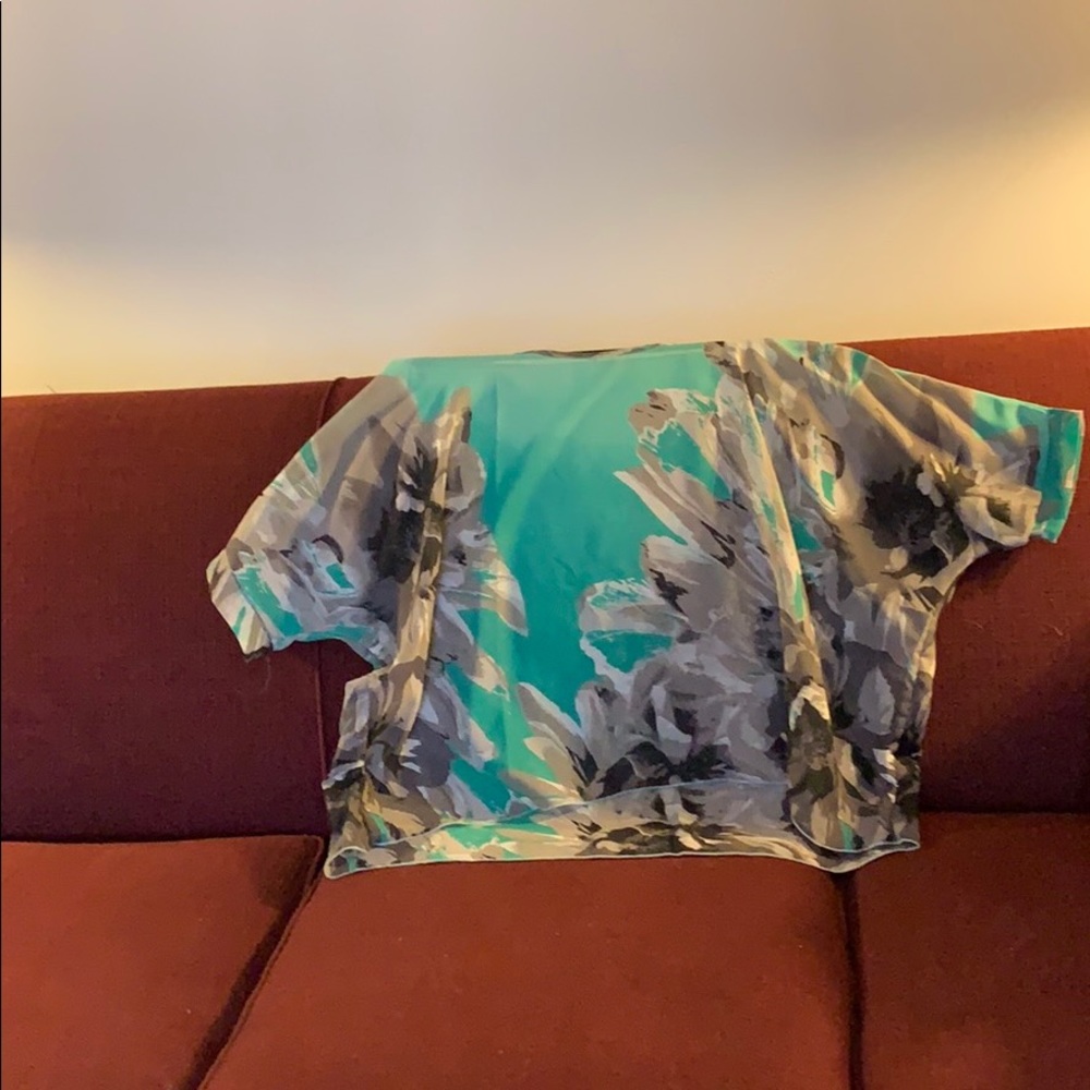 This Top there’s a pull over